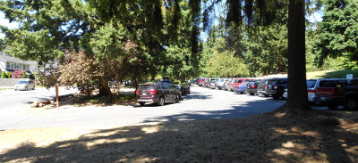 Photo of parking lot in western part of Northacres Park.